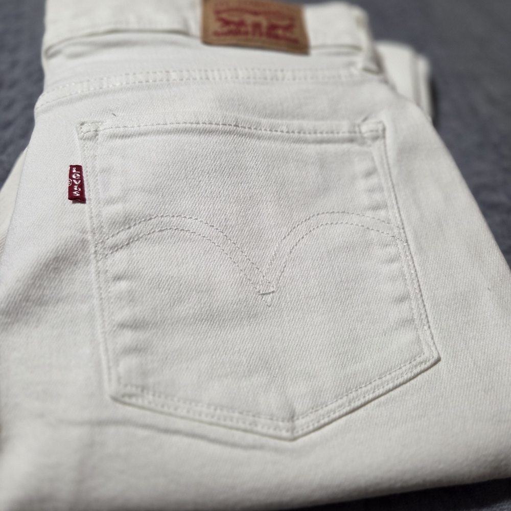 Levi's White and Red Label